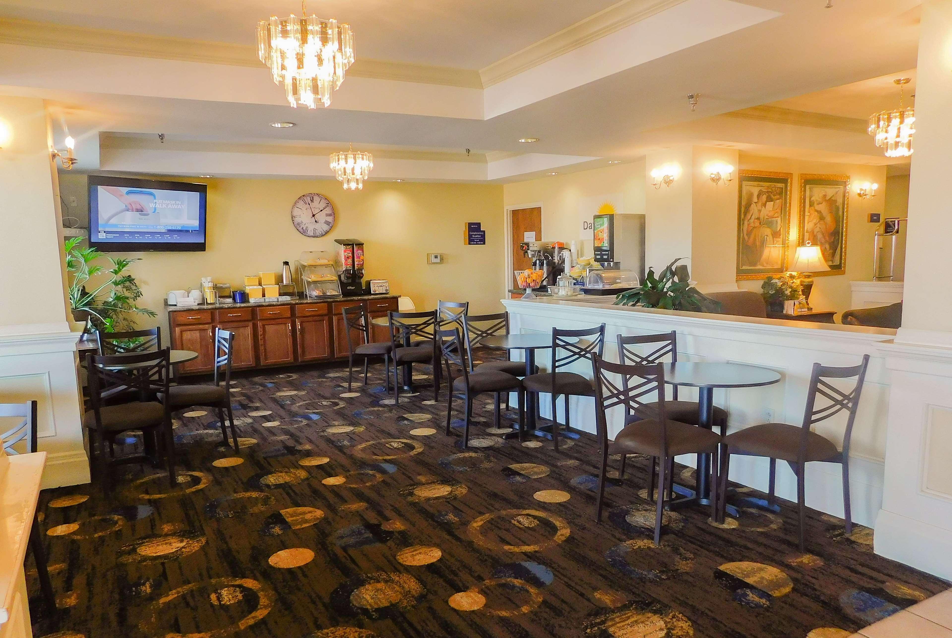 Days Inn & Suites By Wyndham Pocahontas Buitenkant foto