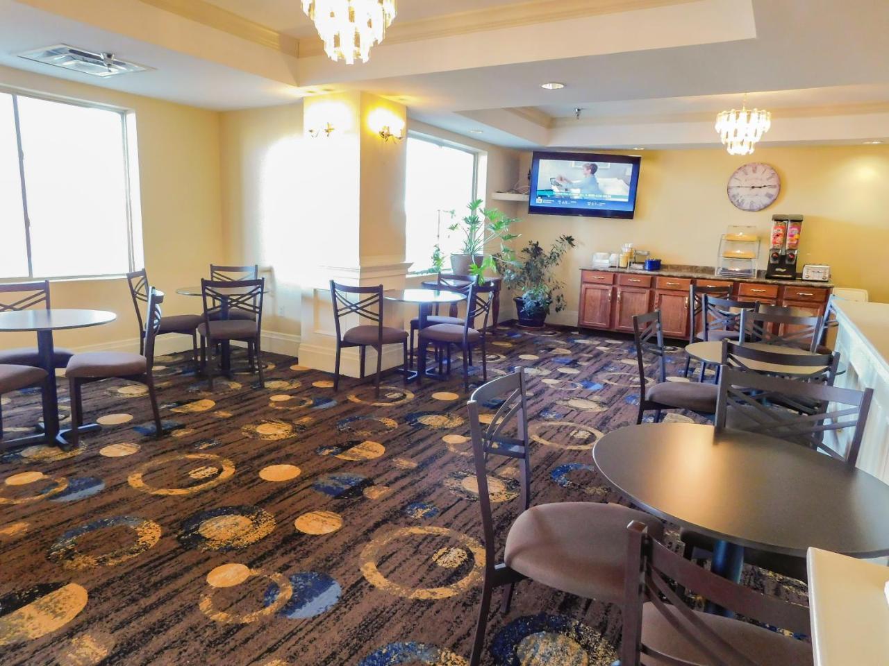 Days Inn & Suites By Wyndham Pocahontas Buitenkant foto
