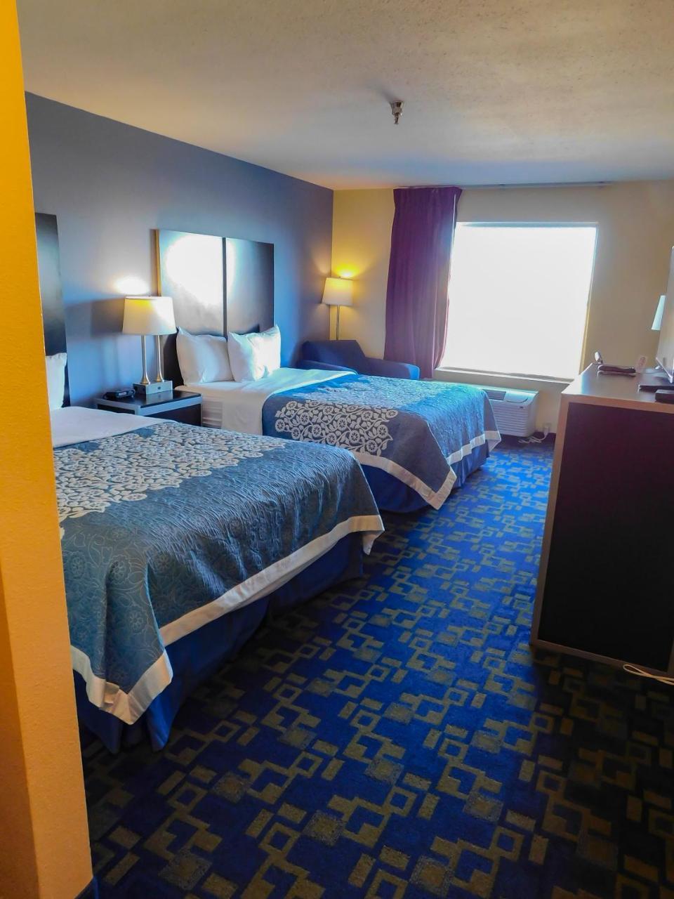 Days Inn & Suites By Wyndham Pocahontas Buitenkant foto