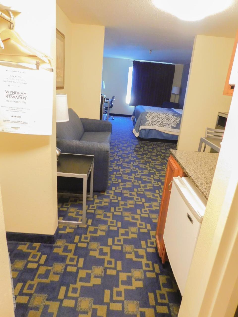 Days Inn & Suites By Wyndham Pocahontas Buitenkant foto
