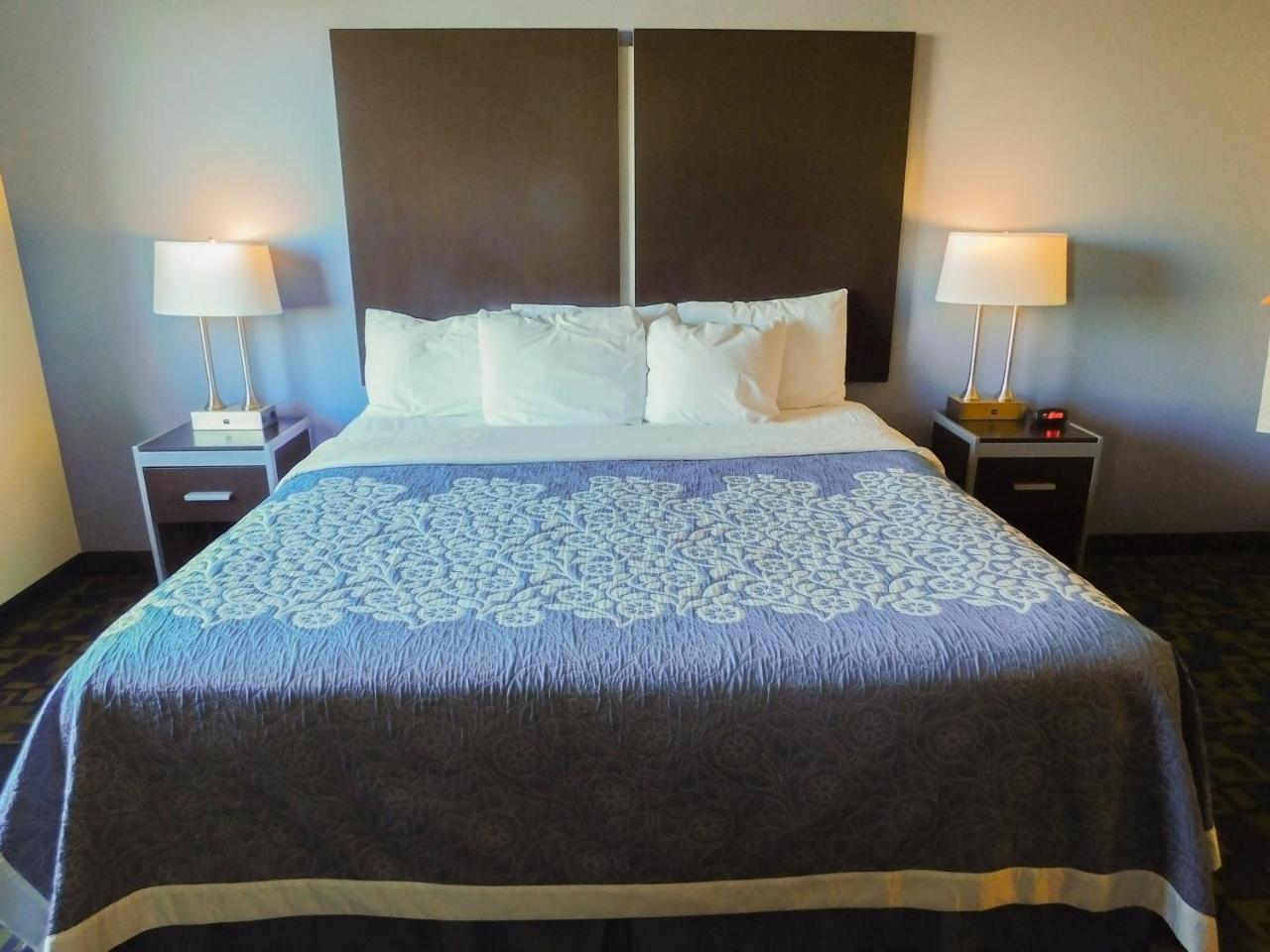Days Inn & Suites By Wyndham Pocahontas Buitenkant foto